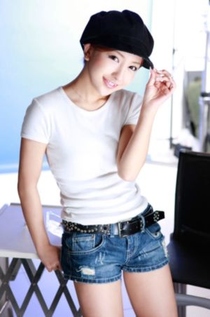 丰满女邻居的色诱4hd